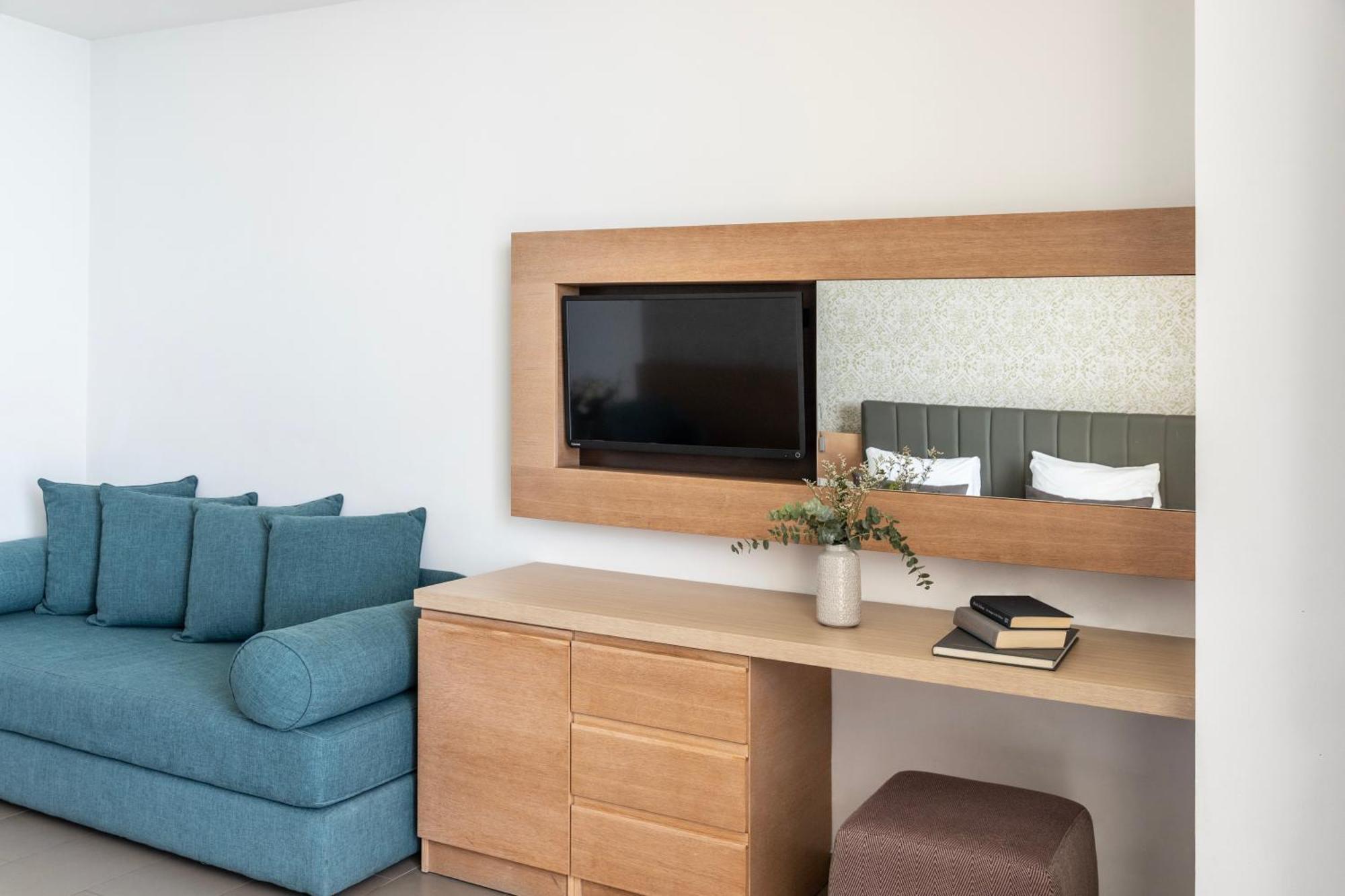 Royal Apollonia By Louis Hotel 5*